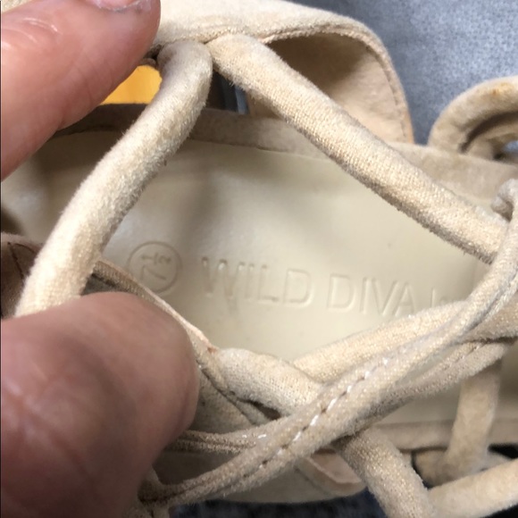 Heels - Picture 4 of 4